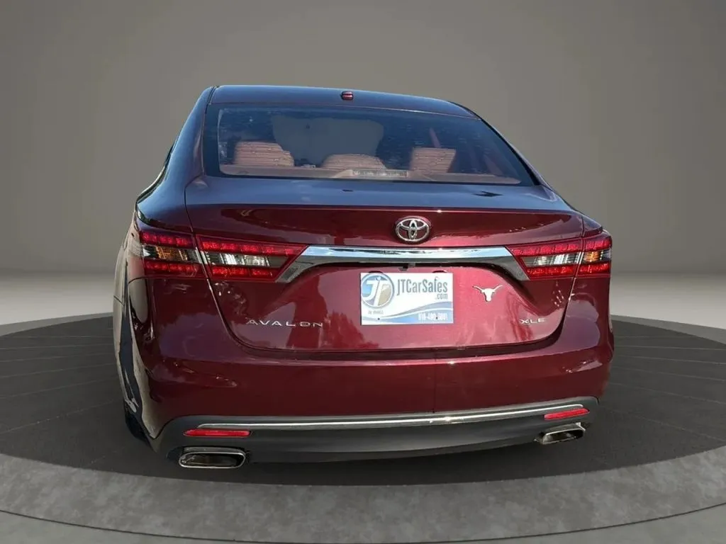 2016 Toyota Avalon XLE photo 11