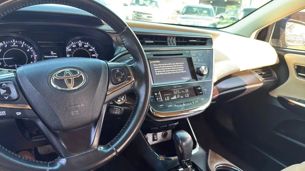 2016 Toyota Avalon XLE photo 28