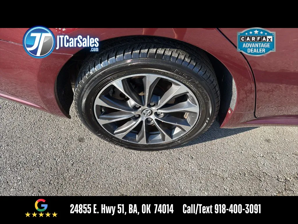 2016 Toyota Avalon XLE photo 18