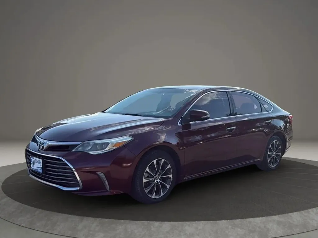 2016 Toyota Avalon XLE photo 13