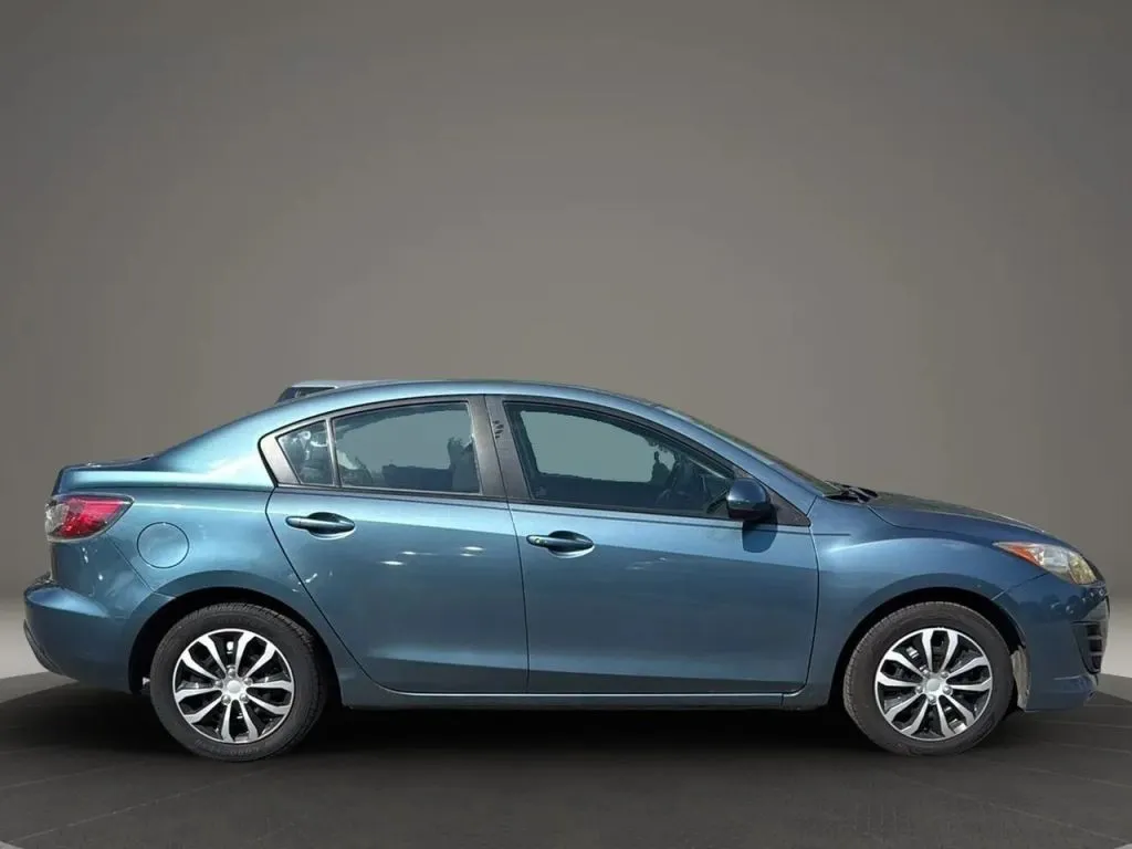 2010 Mazda Mazda3 i Sport Sedan photo 19