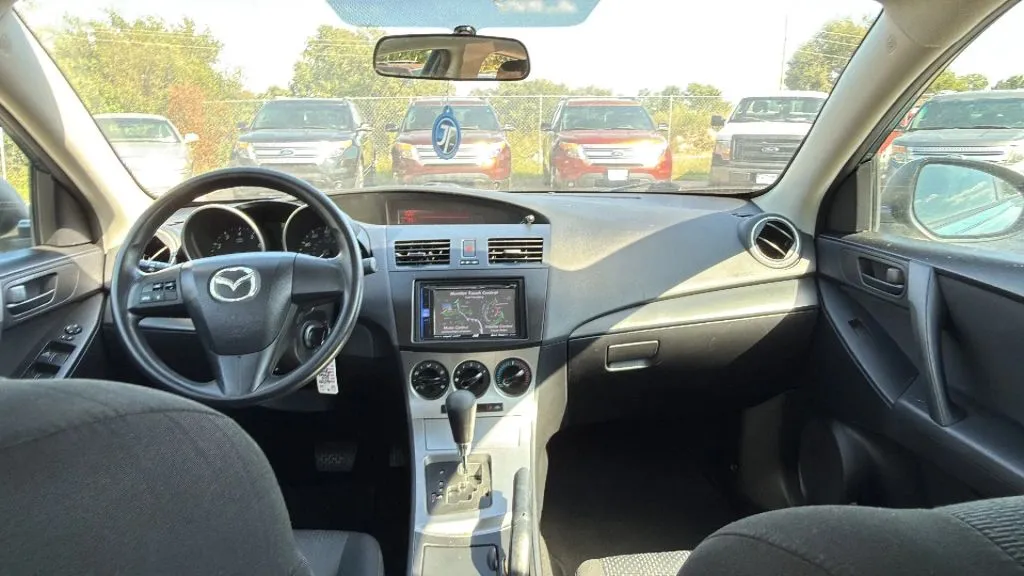 2010 Mazda Mazda3 i Sport Sedan photo 5