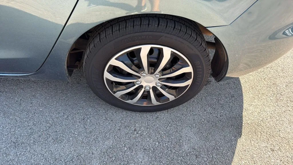 2010 Mazda Mazda3 i Sport Sedan photo 27