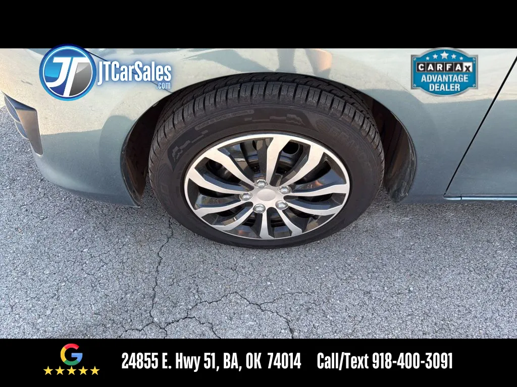 2010 Mazda Mazda3 i Sport Sedan photo 9
