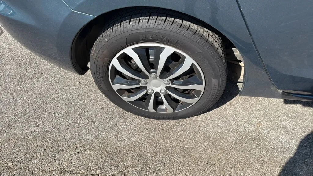 2010 Mazda Mazda3 i Sport Sedan photo 16