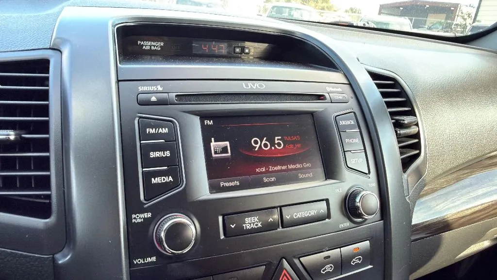 2012 Kia Sorento EX photo 24
