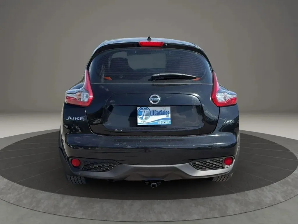 2016 Nissan Juke S photo 3