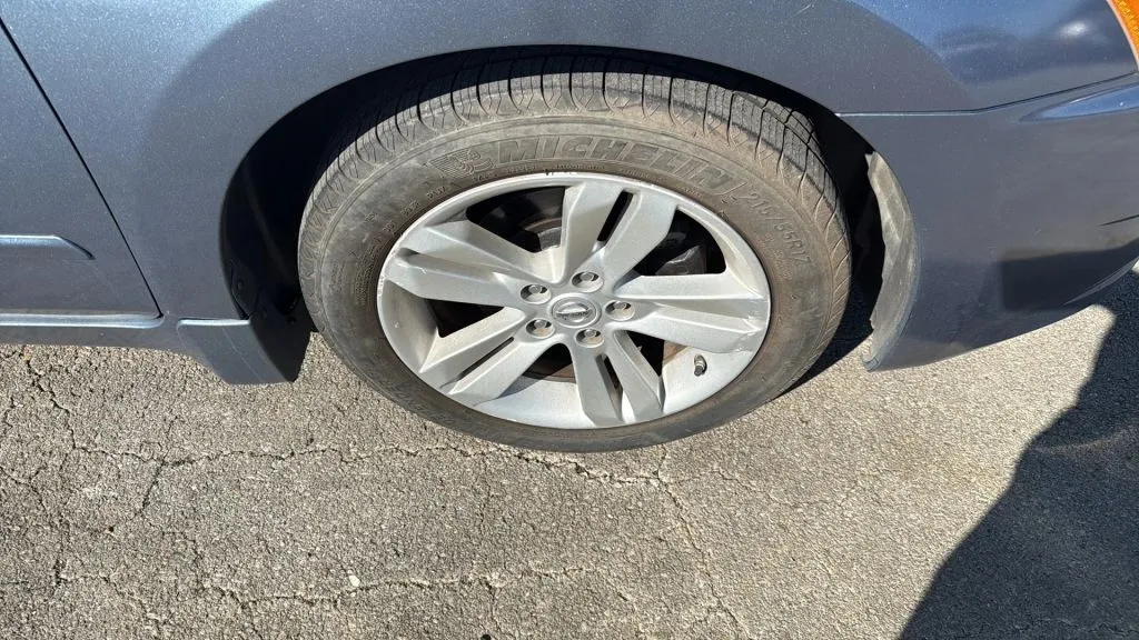 2012 Nissan Altima 3.5 SR photo 8