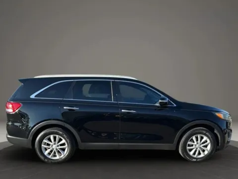 Photos of 2016 Kia Sorento LX Sport Utility 4D for sale in Broken Arrow, OK at JT Wholesale Auto, Inc.