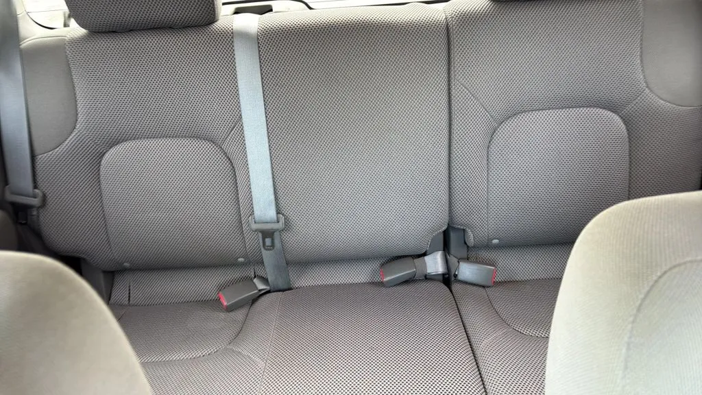 2012 Nissan Frontier Crew Cab SV photo 2