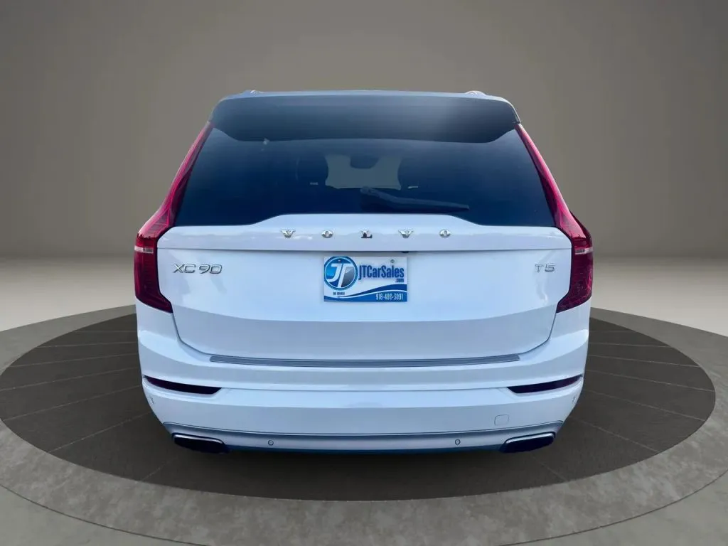 2017 Volvo XC90 T5 Momentum Sport photo 4