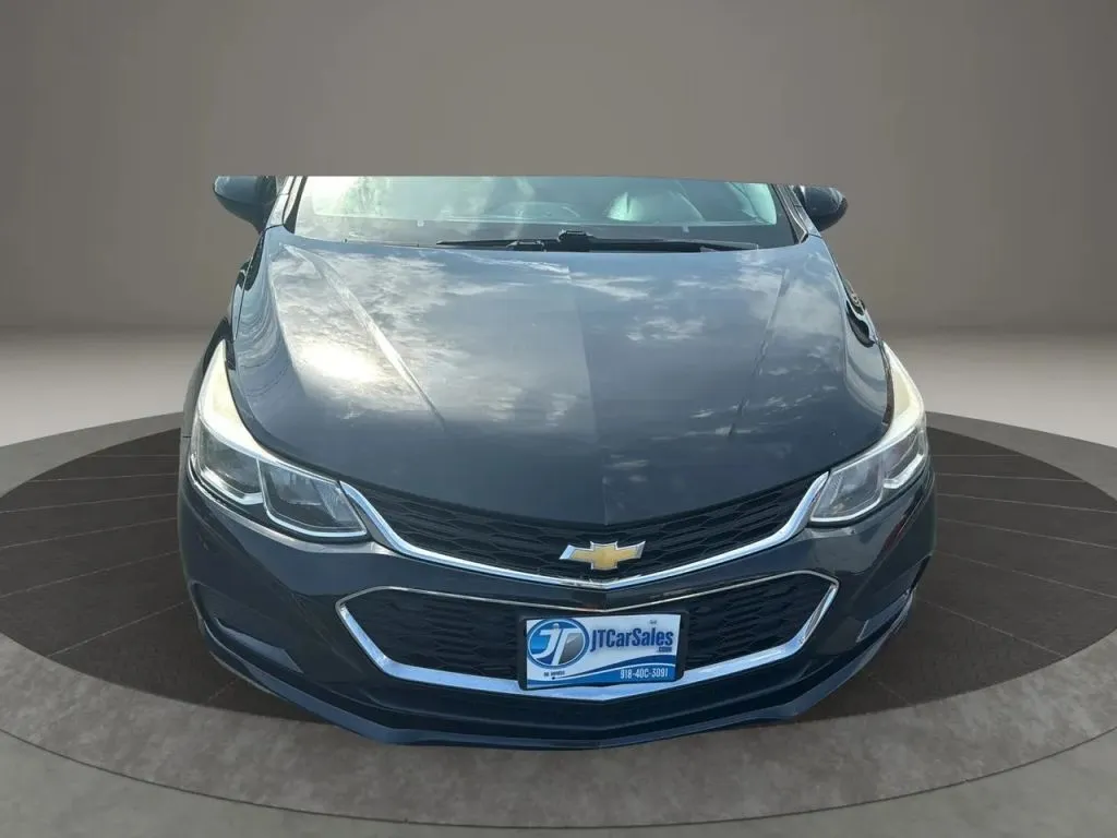 2016 Chevrolet Cruze LS photo 4