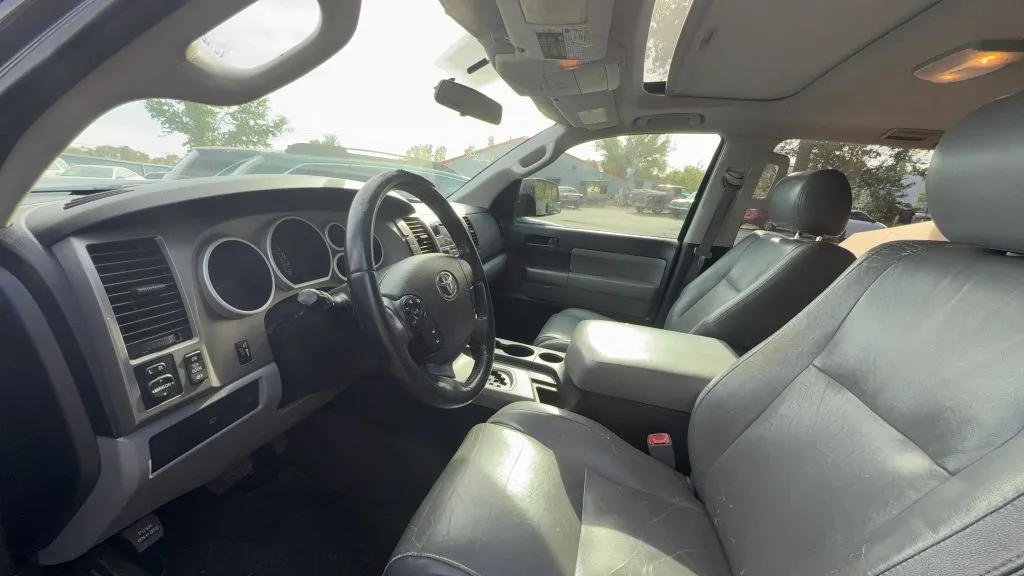 2012 Toyota Sequoia SR5 Sport photo 3