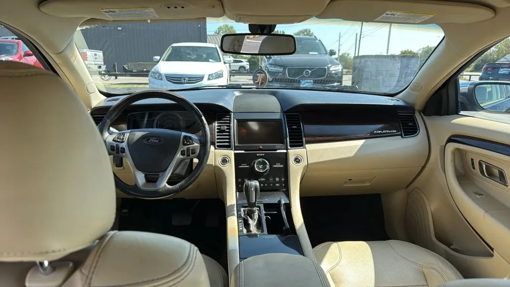 2013 Ford Taurus Limited photo 3