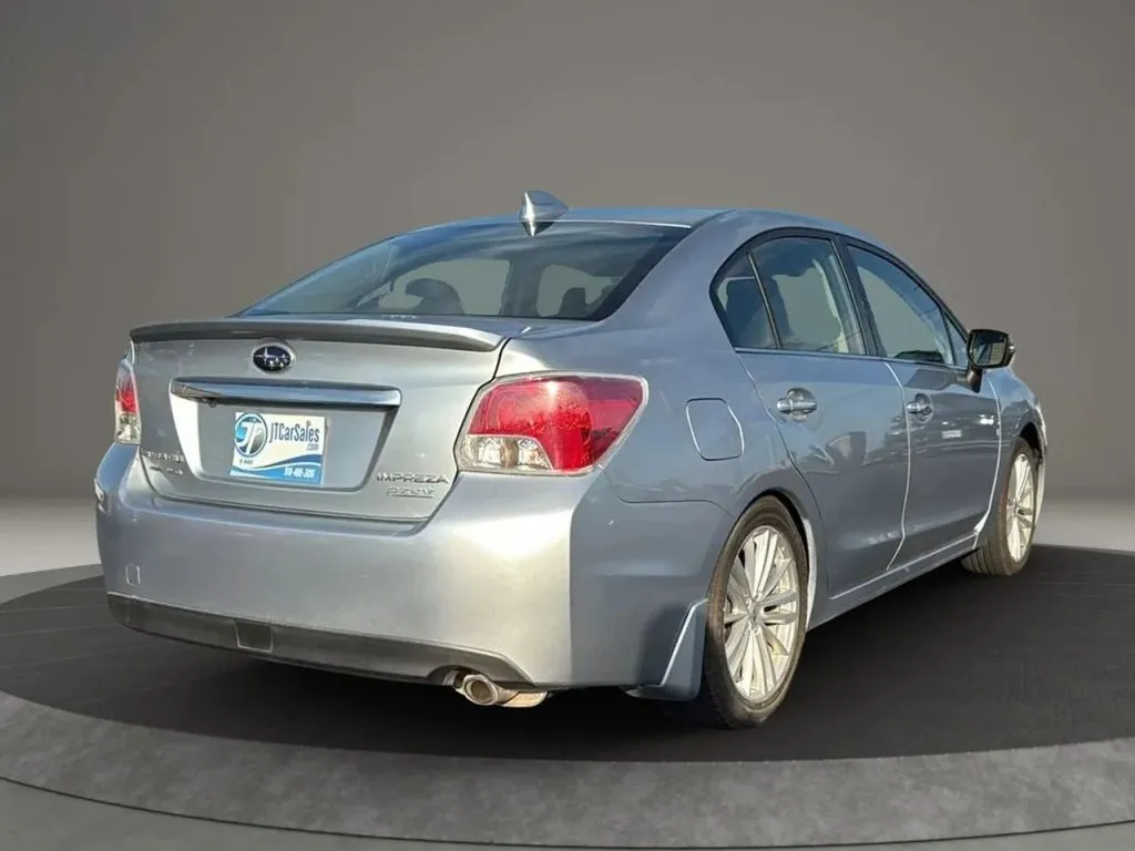 2016 Subaru Impreza 2.0i Limited photo 3