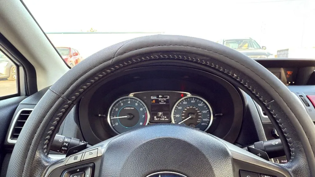 2016 Subaru Impreza 2.0i Limited photo 2