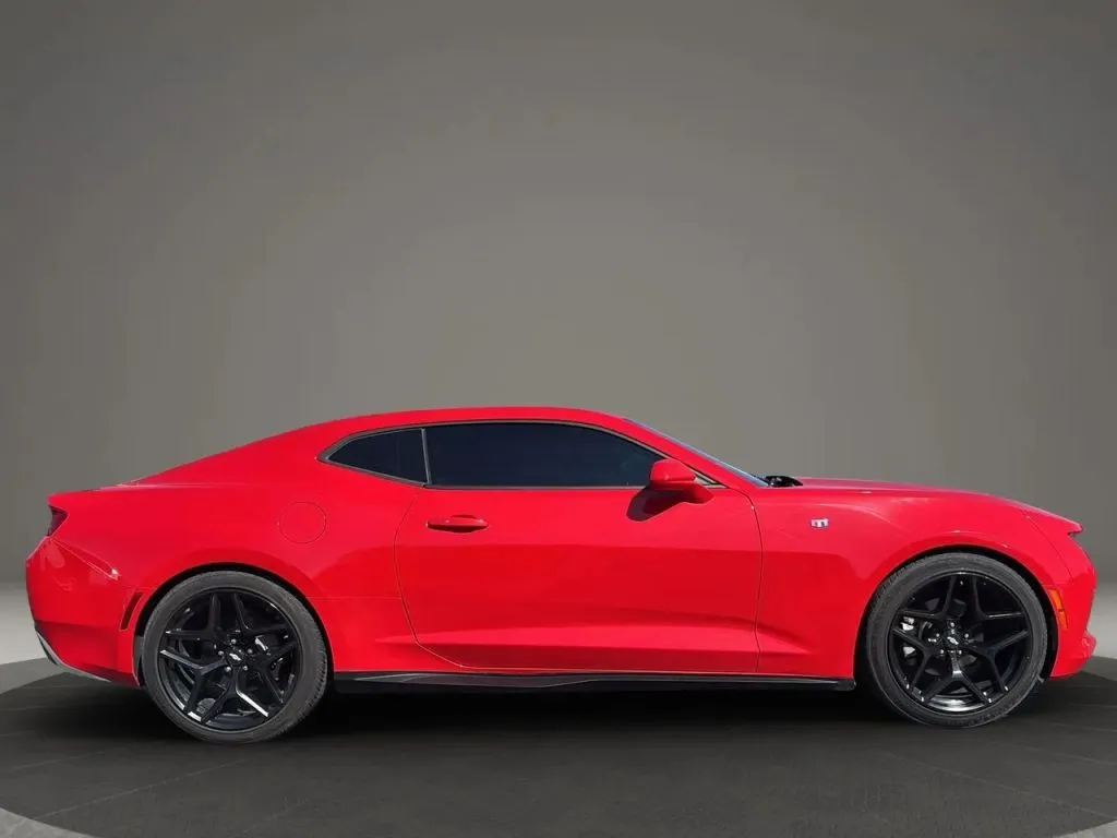 2016 Chevrolet Camaro Coupe photo 3
