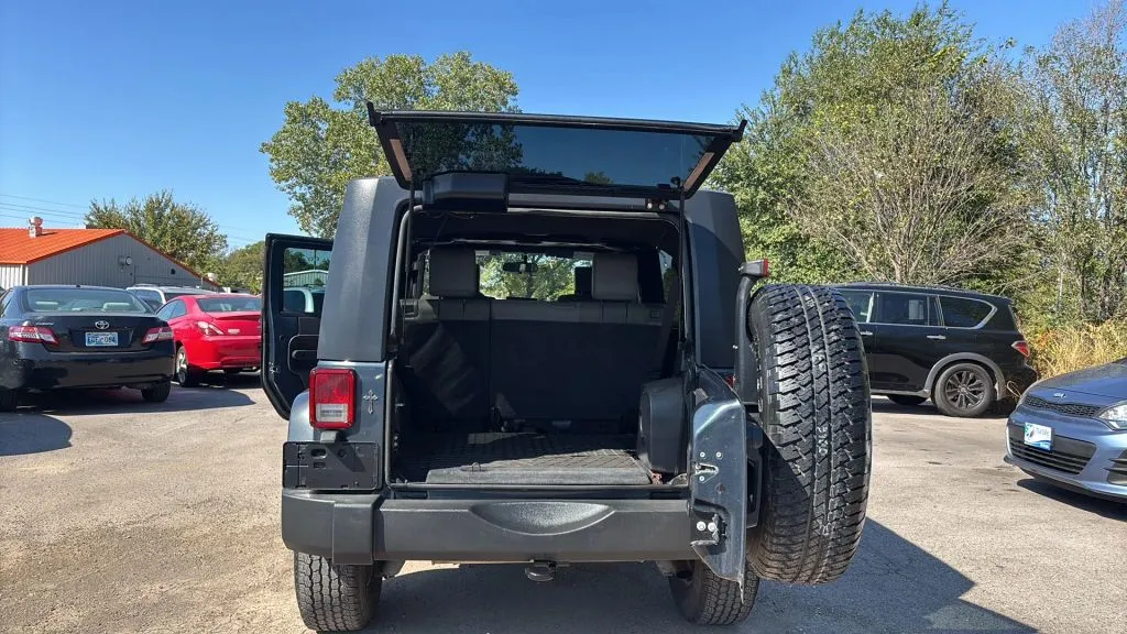 2007 Jeep Wrangler Unlimited Sahara Sport photo 4