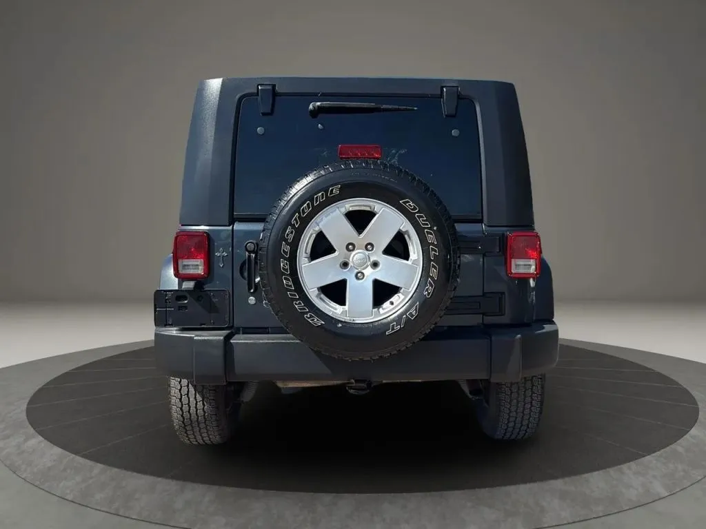 2007 Jeep Wrangler Unlimited Sahara Sport photo 2