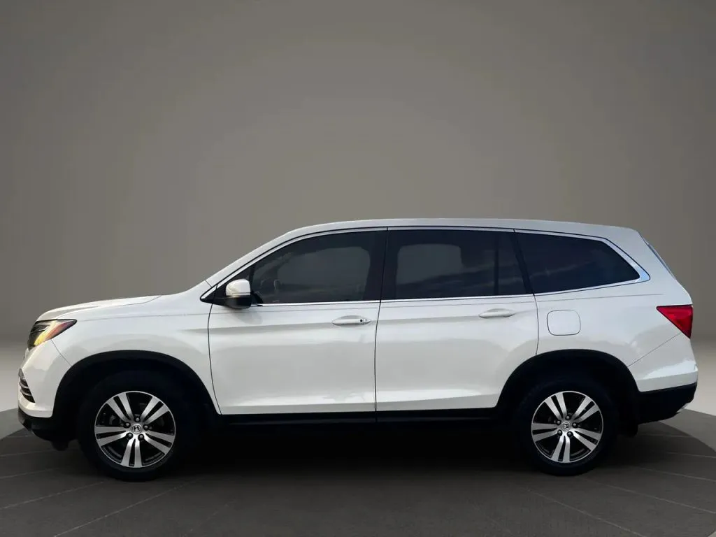 2016 Honda Pilot EX photo 2