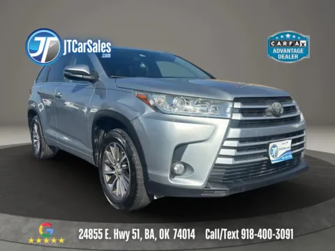 Silver 2017 Toyota Highlander XLE Sport Utility 4D for sale in Broken Arrow, OK