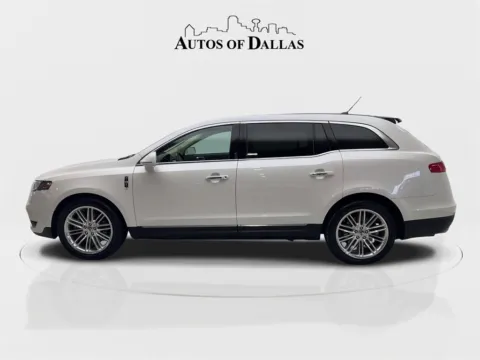 More photos of 2019 Lincoln MKT Standard at Autos of Dallas - Irving, TX