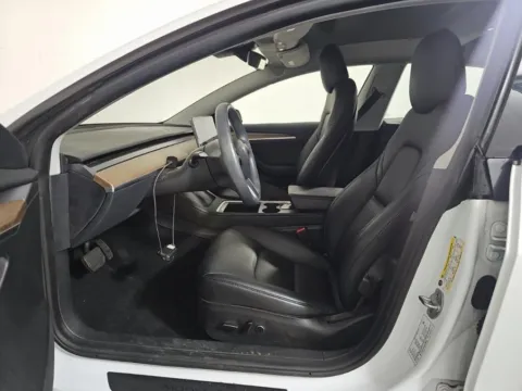 More photos of 2023 Tesla Model 3 NAV,CAM,PANO,HTD STS,BLIND SPOT,18" WLS at Autos of Dallas - Irving, TX