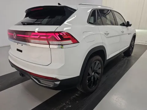Another view of 2024 Volkswagen Atlas Cross Sport 2.0T SE w/Technology CAM,PANO,HTD STS,BLIND SPOT,2 for sale in Irving, TX at Autos of Dallas - Irving