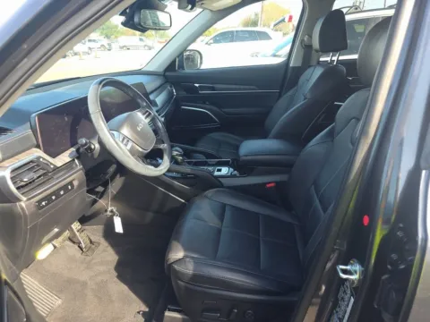 More photos of 2023 Kia Telluride SX NAV,CAM,SUNROOF,HTD STS,BLIND SPOT,3RD ROW at Autos of Dallas - Irving, TX