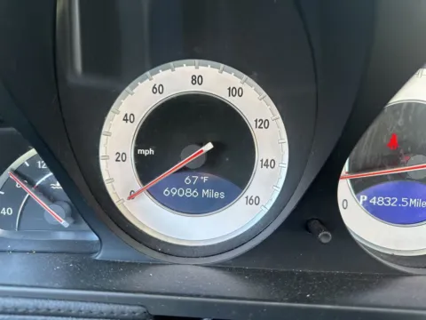 White 2009 Mercedes-Benz SL-Class SL 550 for sale in Irving, TX