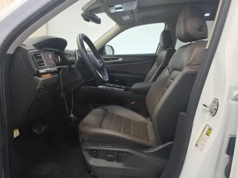 More photos of 2024 Volkswagen Atlas 2.0T SEL NAV,CAM,PANO,HTD STS,BLIND SPOT,3RD ROW at Autos of Dallas - Irving, TX