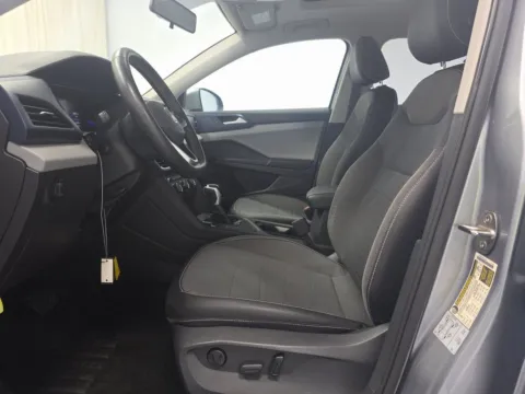 More photos of 2022 Volkswagen Taos 1.5T SE CAM,PANO,HTD STS,BLIND SPOT,18" WLS at Autos of Dallas - Irving, TX