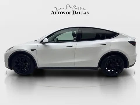 More photos of 2023 Tesla Model Y Long Range at Autos of Dallas - Irving, TX