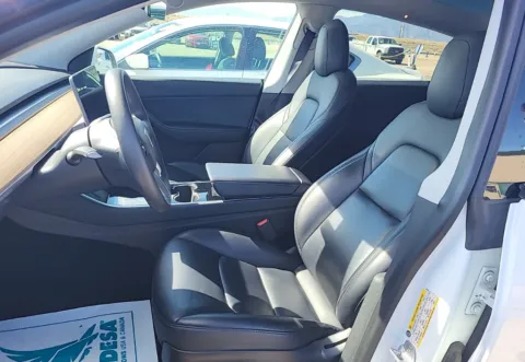 More photos of 2021 Tesla Model Y Long Range at Autos of Dallas - Irving, TX