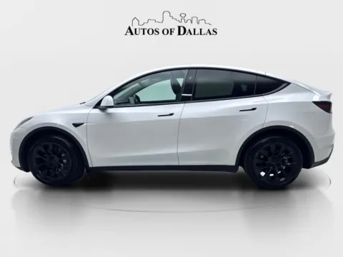 More photos of 2024 Tesla Model Y Long Range at Autos of Dallas - Irving, TX