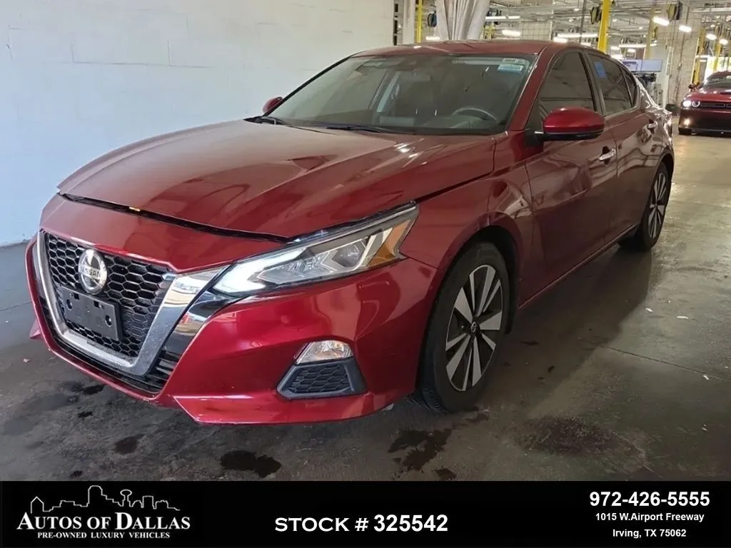 Red 2022 Nissan Altima 2.5 SV for sale in Irving, TX