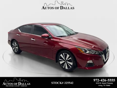 Red 2022 Nissan Altima 2.5 SV for sale in Irving, TX