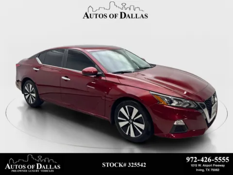 Red 2022 Nissan Altima 2.5 SV for sale in Irving, TX