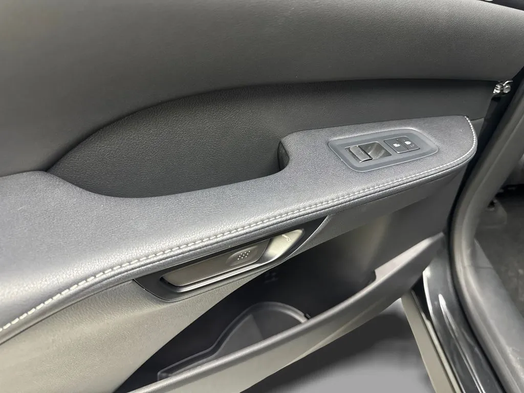 2024 Lexus RX 350 - Photo 38