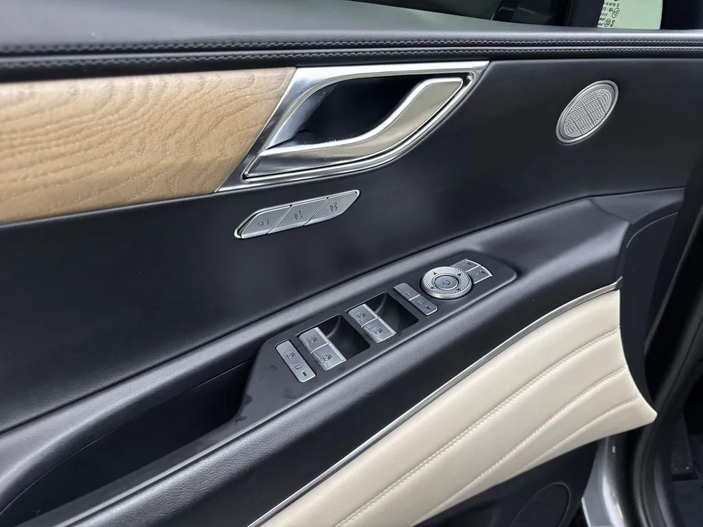 2023 GENESIS GV80 Standard - Photo 33