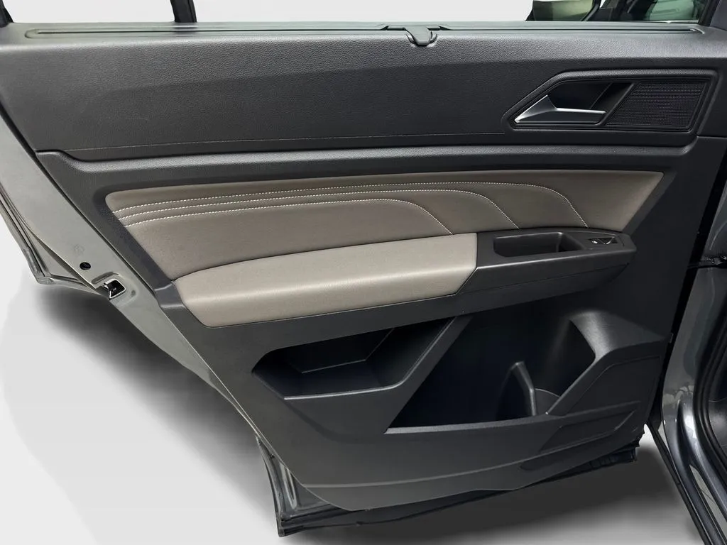 2023 Volkswagen Atlas SEL - Photo 38