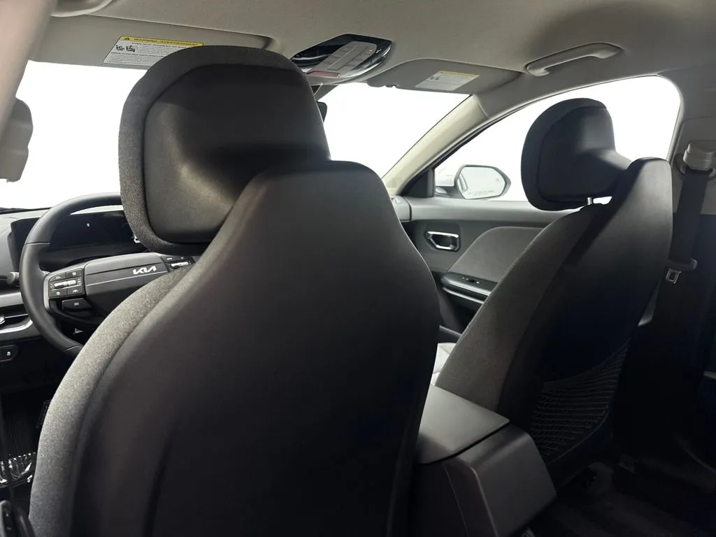 2025 Kia K4 EX - Photo 35