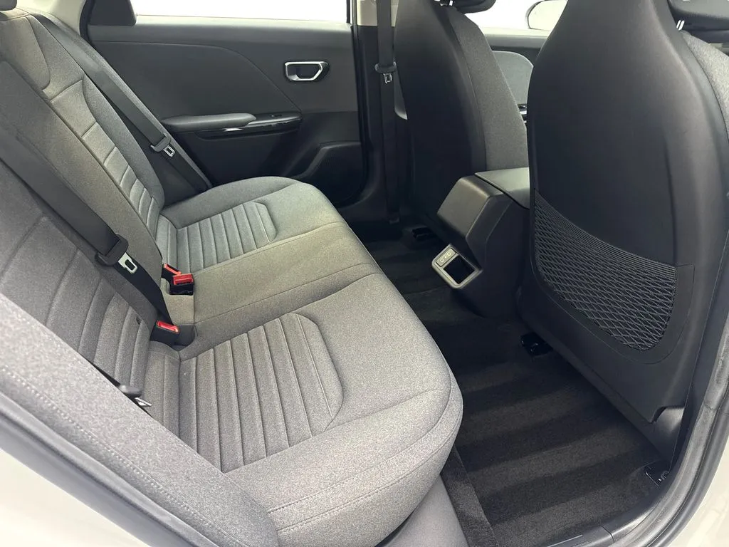 2025 Kia K4 EX - Photo 39