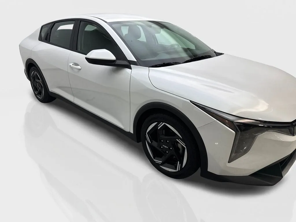 2025 Kia K4 EX - Photo 9