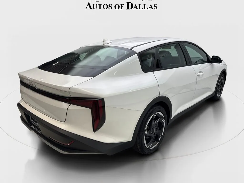 2025 Kia K4 EX - Photo 11