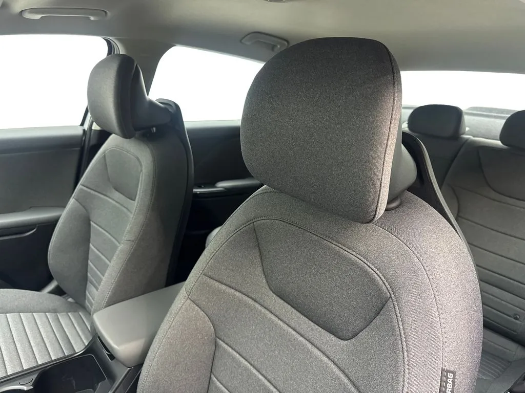 2025 Kia K4 EX - Photo 27