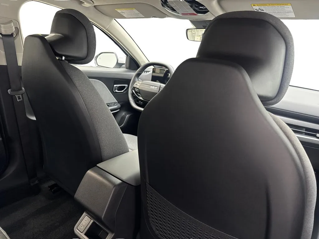 2025 Kia K4 EX - Photo 41
