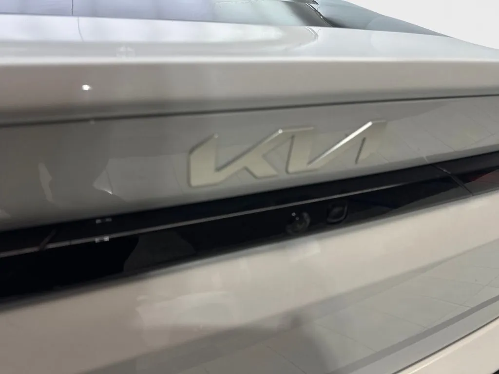 2025 Kia K4 EX - Photo 21