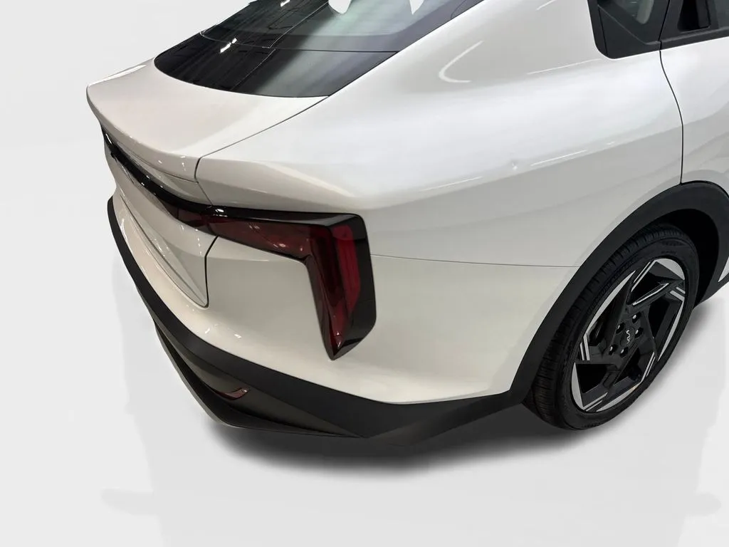 2025 Kia K4 EX - Photo 12