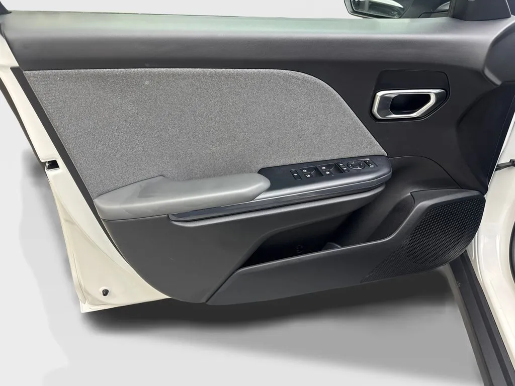 2025 Kia K4 EX - Photo 31